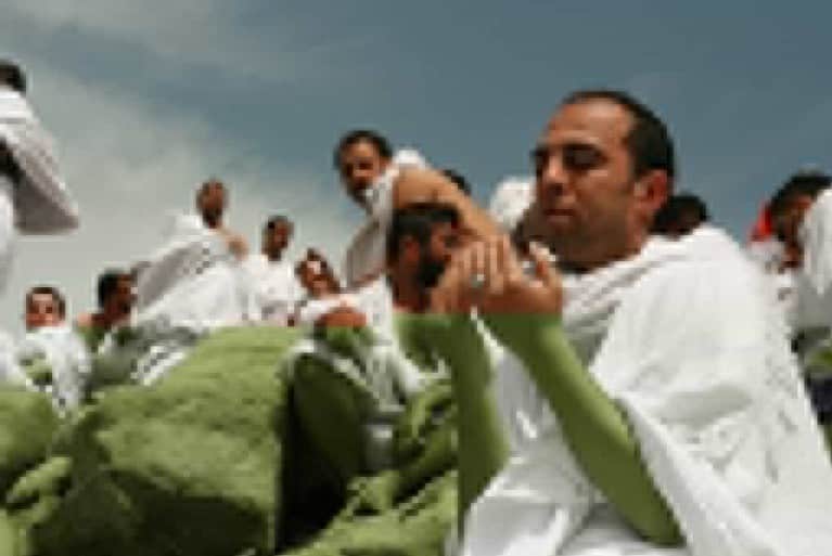 Manprayinghajj aljazeera cc 2014x684
