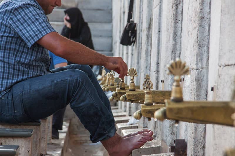 Wudu 10916163635 eder fortunato 800px