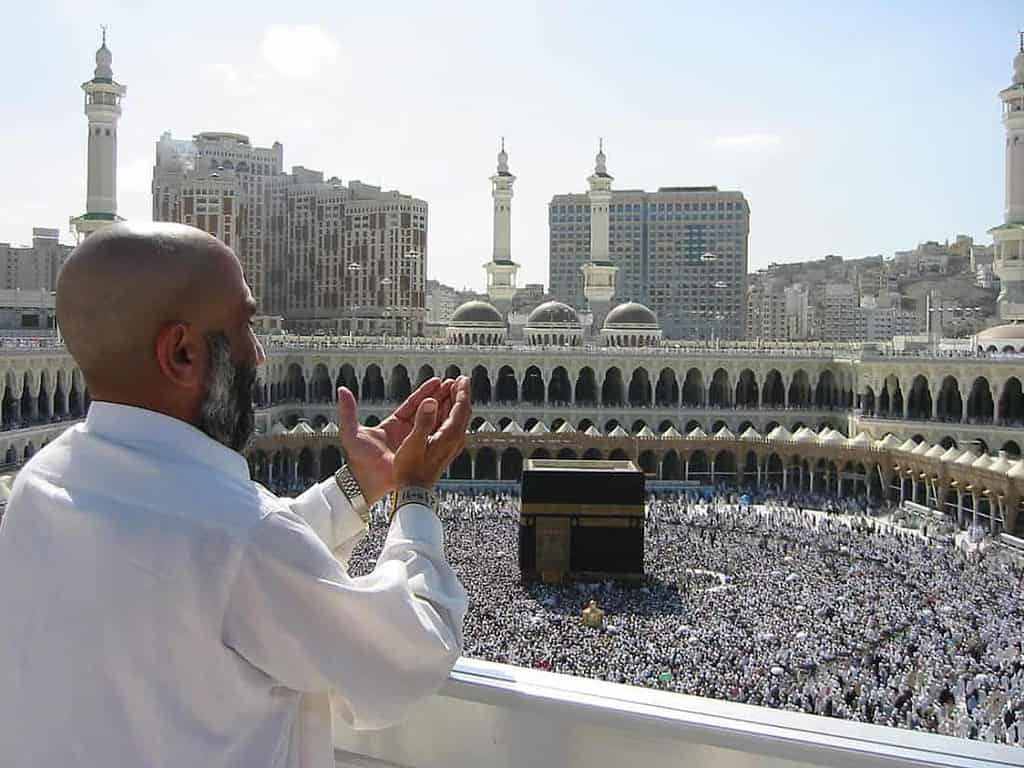 Pilgriminmeccasaudiarabia alimansure cc 1200px