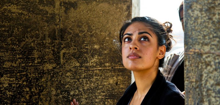 Egyptiangirllookingup asimbharwani cc 1000x480 banner