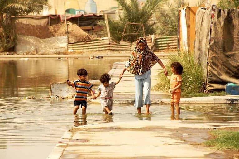 Iraqifamilyinslum dvidshub cc 1024x680