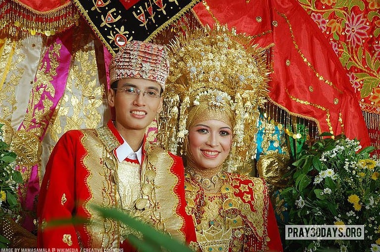 13jun17day18 minangkabauwedding mamasamala wikimediacc 1000px