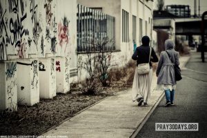 22jun17day27-MuslimGirlsEurope-RaulLieberwirth-FlickrCC-1000px