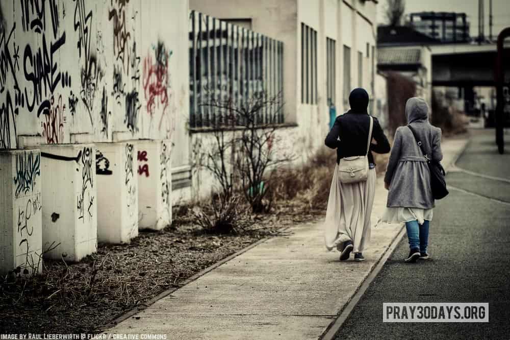 22jun17day27-MuslimGirlsEurope-RaulLieberwirth-FlickrCC-1000px