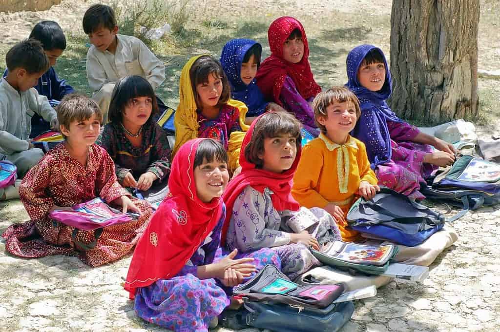 Day31 muslimchildren bywikiimages 1900px