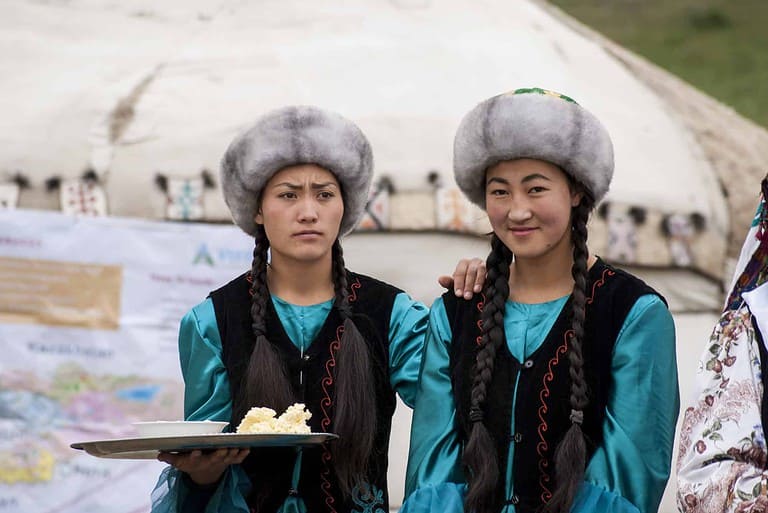 Day 25 kyrgyz women wikimedia cc by theklan