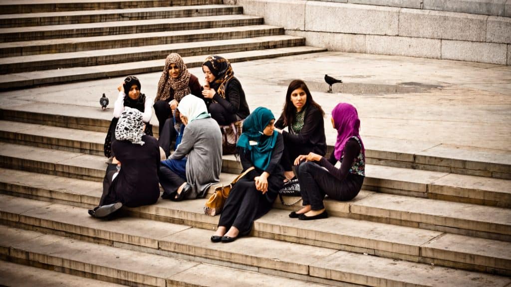 Day 28 alt - Muslim ladies in Trafalgar Square London England by Garry Knights via Flickr CC