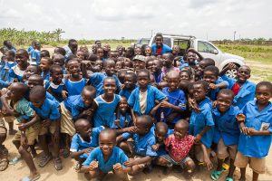 CameroonSchoolkids-byJustinMorelli-viaWikipediaCC-1620px