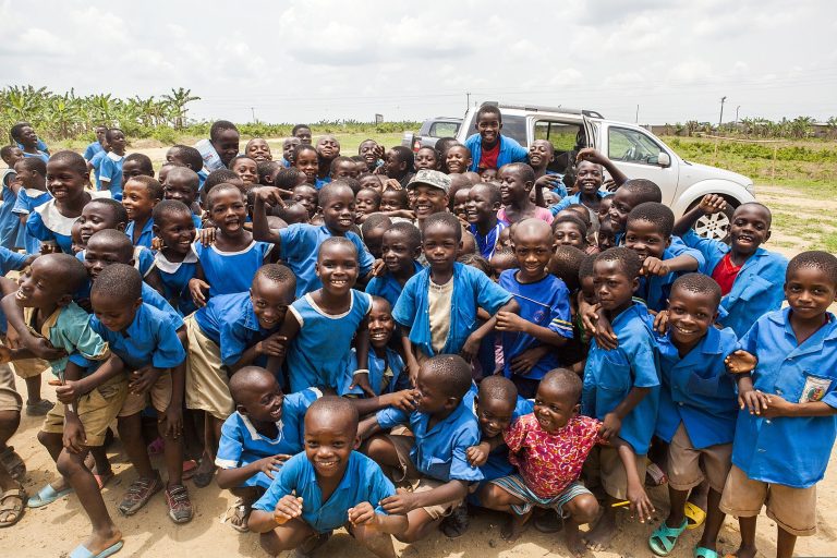 CameroonSchoolkids-byJustinMorelli-viaWikipediaCC-1620px