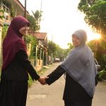 Malaygirlsholdinghands dzoro cc 1300pxl