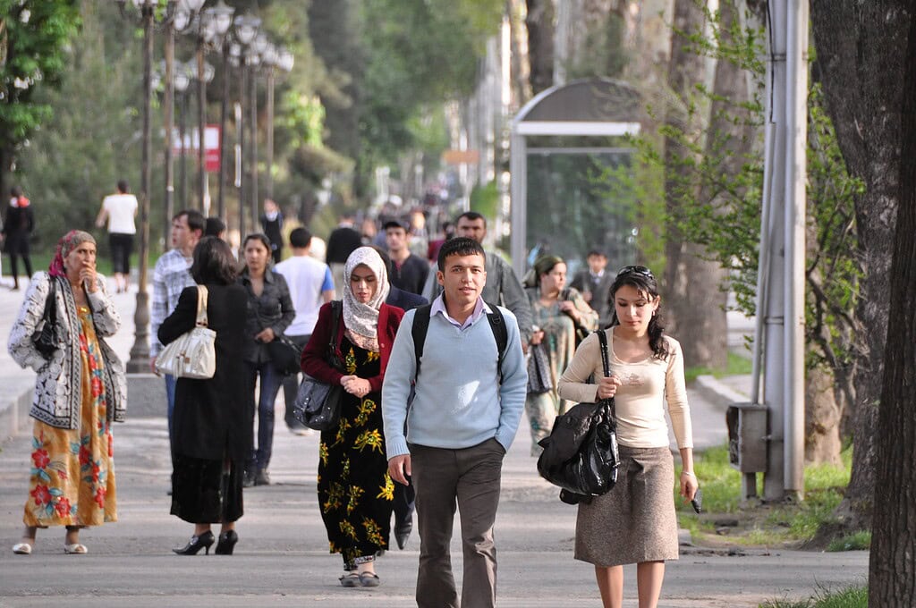 Tajikistandushanbe streetscenemenwomen byvenimarkovski viaflickrcck